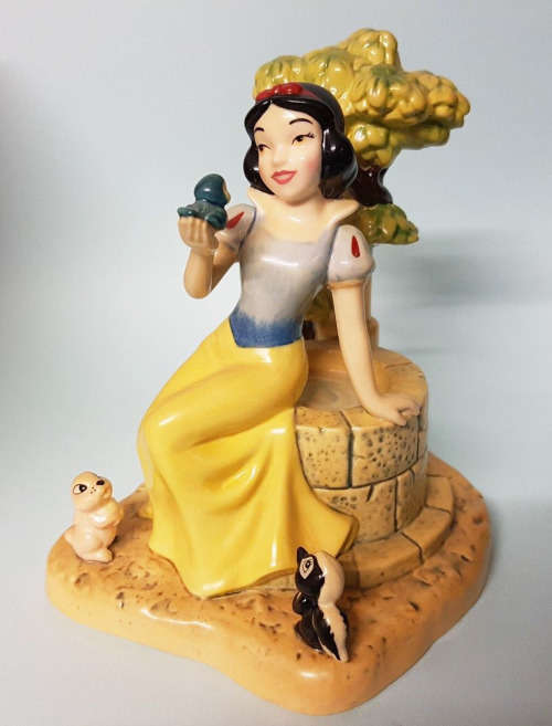 Fairest One of All SW22 Royal Doulton Disney Showcase Snow White *