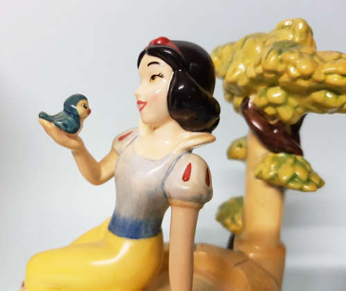 Fairest One of All SW22 Royal Doulton Disney Showcase Snow White *