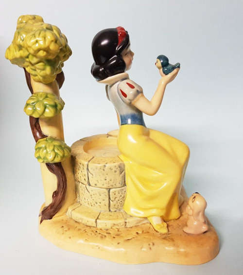 Fairest One of All SW22 Royal Doulton Disney Showcase Snow White *