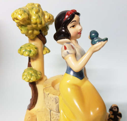 Fairest One of All SW22 Royal Doulton Disney Showcase Snow White *