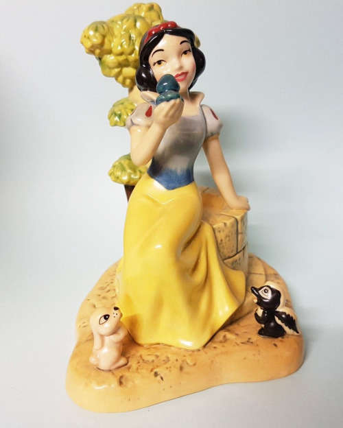Fairest One of All SW22 Royal Doulton Disney Showcase Snow White *