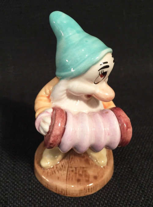 ROYAL DOULTON BASHFUL'S MELODY SW 18 SNOW WHITE DWARF DISNEY *