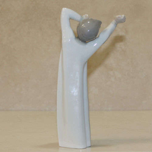 Lladro Figurine, 4869 Boy Kissing