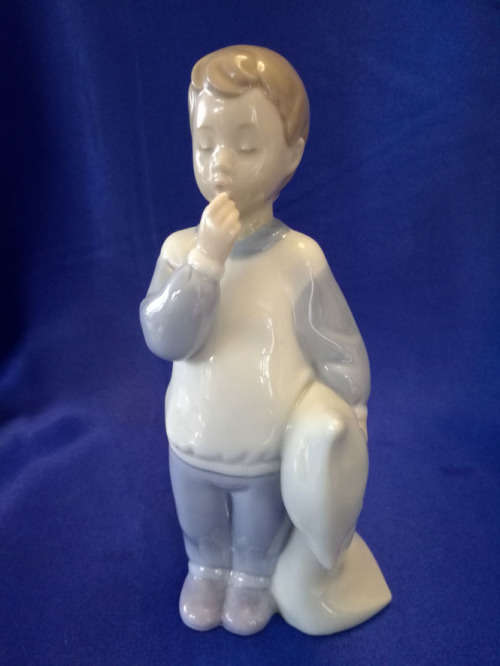 Lladro Nao Sleepy Boy