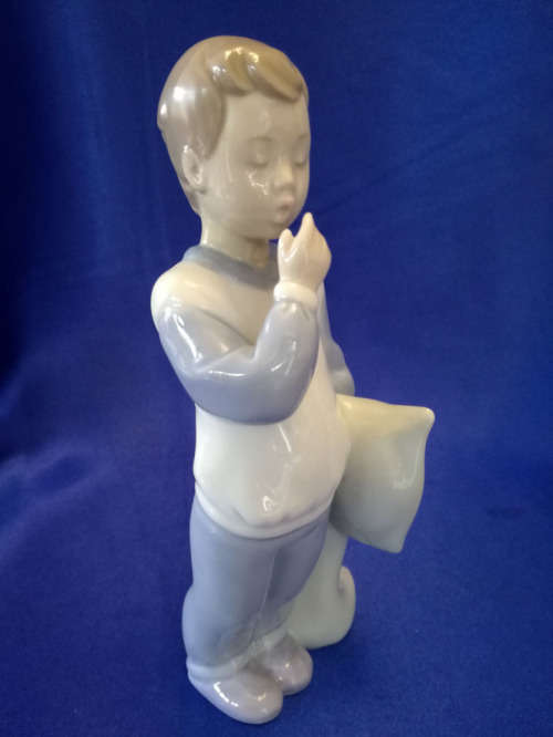 Lladro Nao Sleepy Boy