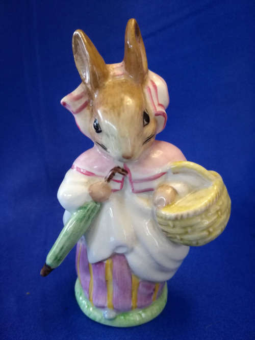BESWICK BEATRIX POTTER MRS RABBIT BP2a GOLD BACKSTAMP