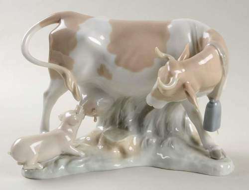 Lladro Glossy Cow with Pig Figurine- #4640-Retired 1981
