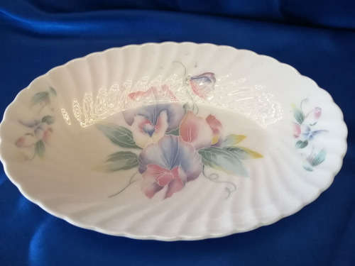 Aynsley Sweetheart oval Dish