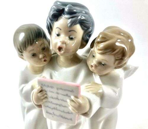 Lladro 4542 `Three Angels Singing` Choir Boys #