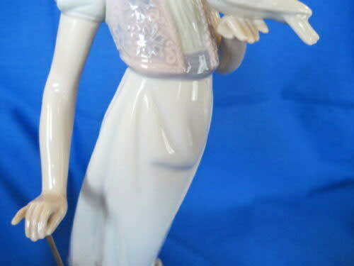 LLADRO SUMMER STROLL 1991 CLUB PIECE #7611