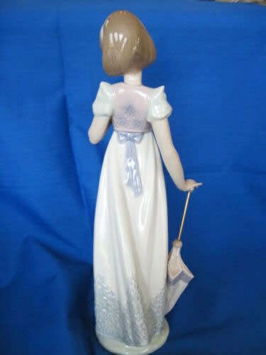 LLADRO SUMMER STROLL 1991 CLUB PIECE #7611