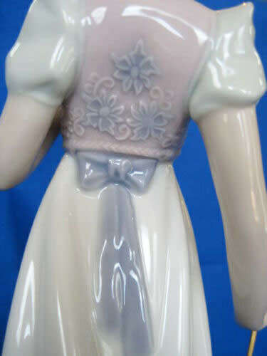 LLADRO SUMMER STROLL 1991 CLUB PIECE #7611