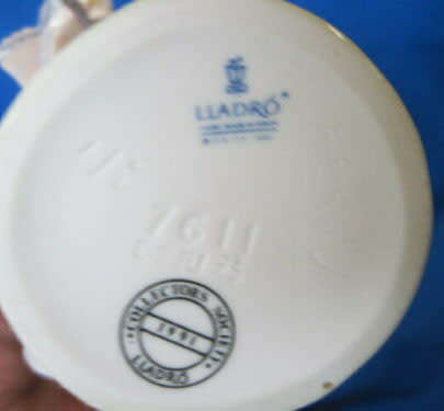 LLADRO SUMMER STROLL 1991 CLUB PIECE #7611