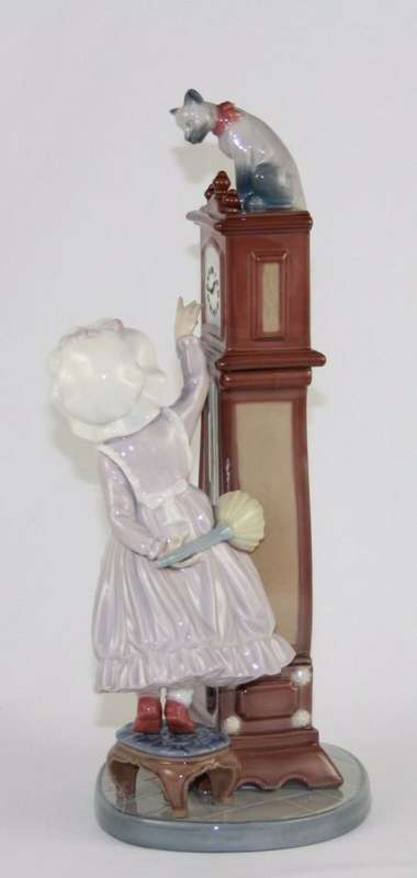 LLADRO `BEDTIME` #5347 FIGURINE ~ GIRL W/CAT ON GRANDFATHER CLOCK #
