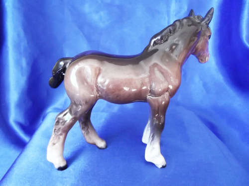 BESWICK HORSE FOAL SHIRE No 1053 SMALL BROWN GLOSS *