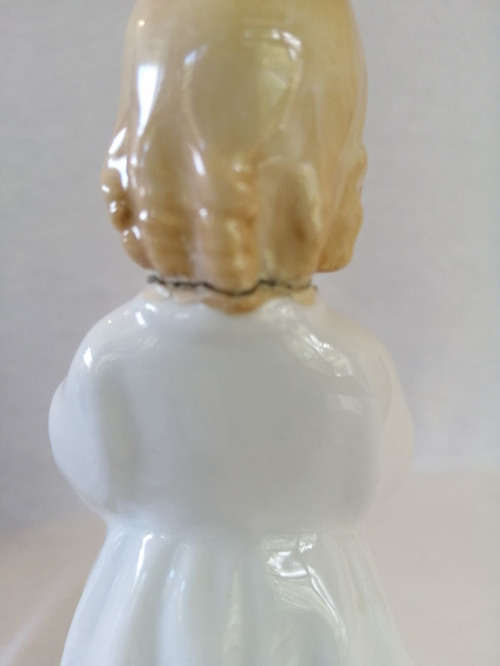 Early Royal Doulton Figurine HN1978 Bedtime Young Girl Saying Her Prayers *