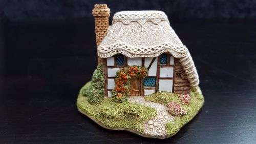 Miniature House - Lilliput Lane STRAWBERRY COTTAGE ENGLISH COLLECTION SOUTH EAST #