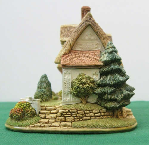 Lilliput Lane Collectible Cottages L2865 Pargeter`s Cottage #