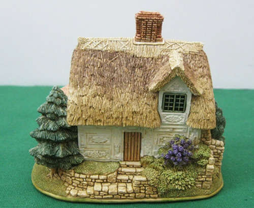 Lilliput Lane Collectible Cottages L2865 Pargeter`s Cottage #