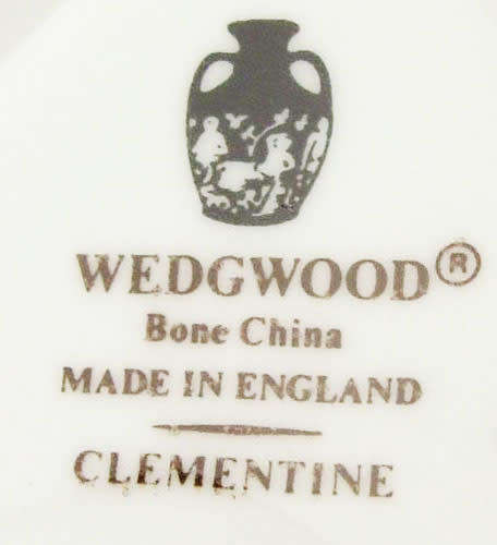 Wedgwood Clementine ribbed edged trinket box and lid - blue flowers on white  #