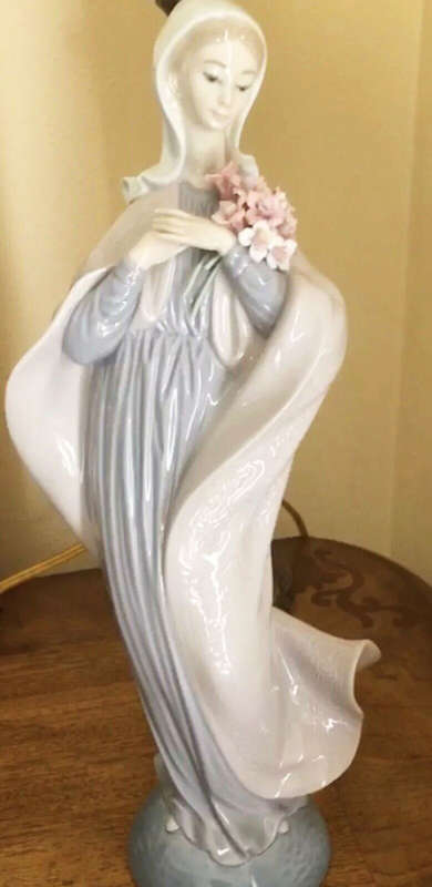 LLADRO 5171 Madonna Our Lady With Flowers, Virgen con Ramo Boxed #