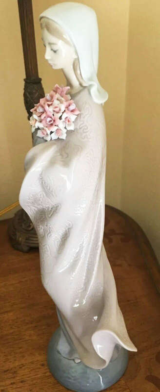LLADRO 5171 Madonna Our Lady With Flowers, Virgen con Ramo Boxed #