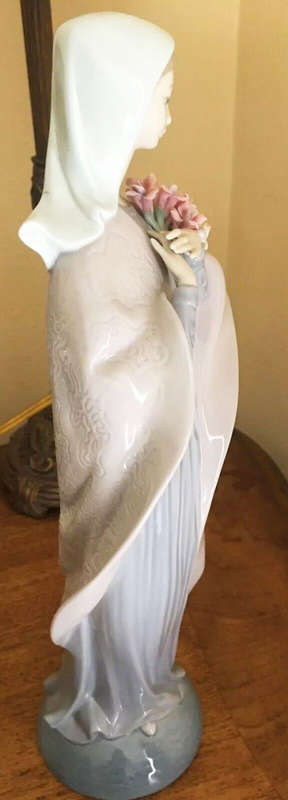 LLADRO 5171 Madonna Our Lady With Flowers, Virgen con Ramo Boxed #