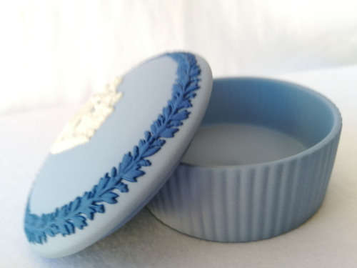 Vintage Wedgwood Blue Jasper ware Fluted Two tone Trinket Box Stunning  #