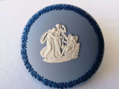 Vintage Wedgwood Blue Jasper ware Fluted Two tone Trinket Box Stunning  #