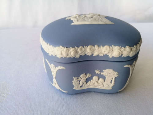 Vintage Wedgwood Blue Jasper ware Kidney Trinket Box Stunning  #