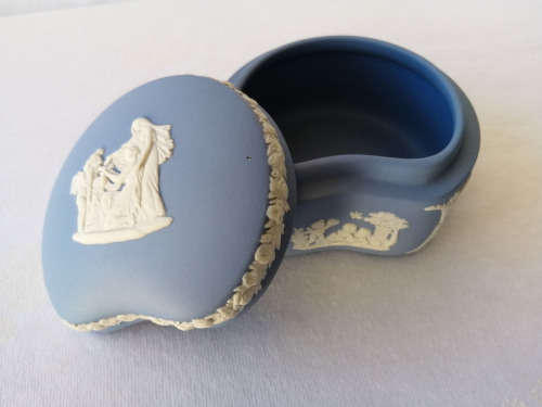 Vintage Wedgwood Blue Jasper ware Kidney Trinket Box Stunning  #