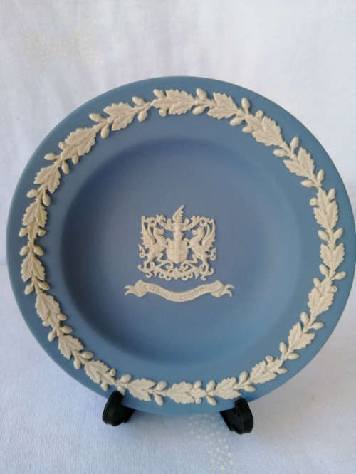 WEDGWOOD BLUE JASPER ROUND TRAY City of London  #