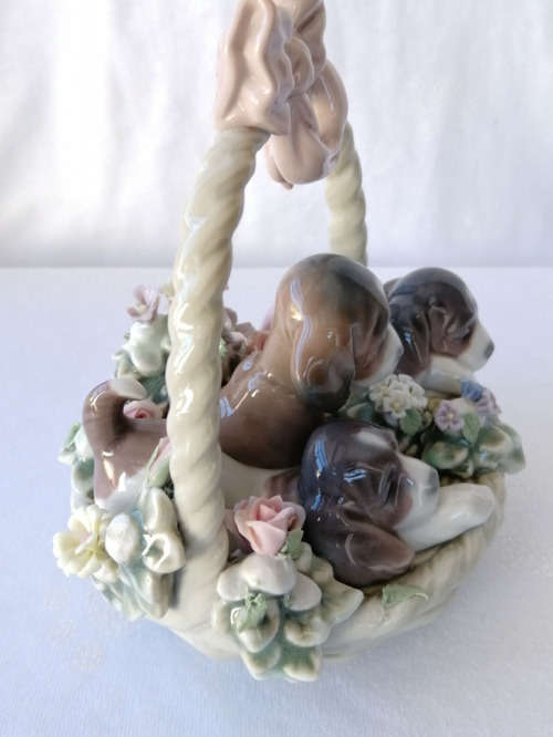 Lladro # 1441 Basket of Puppies Retired