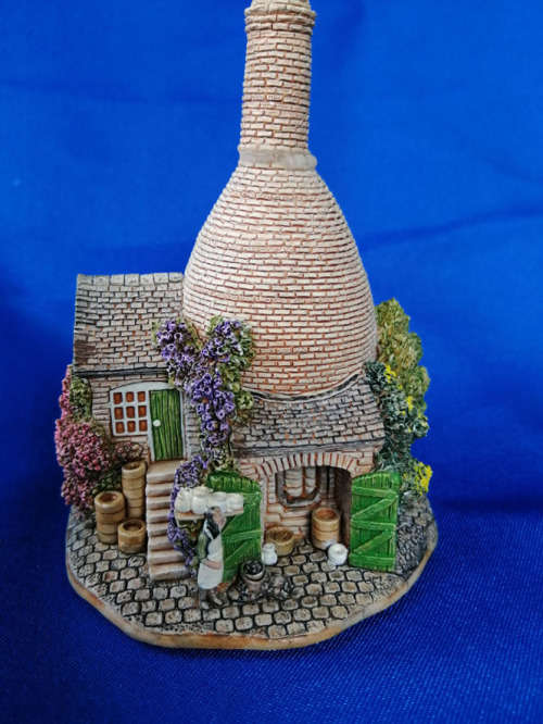 Miniature House - Lilliput Lane The Bottle Oven *