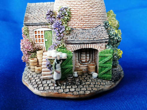 Miniature House - Lilliput Lane The Bottle Oven *