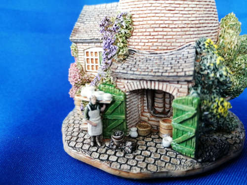 Miniature House - Lilliput Lane The Bottle Oven *