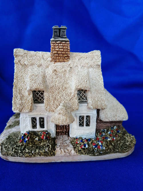Miniature House - Lilliput Lane Clare Cottage