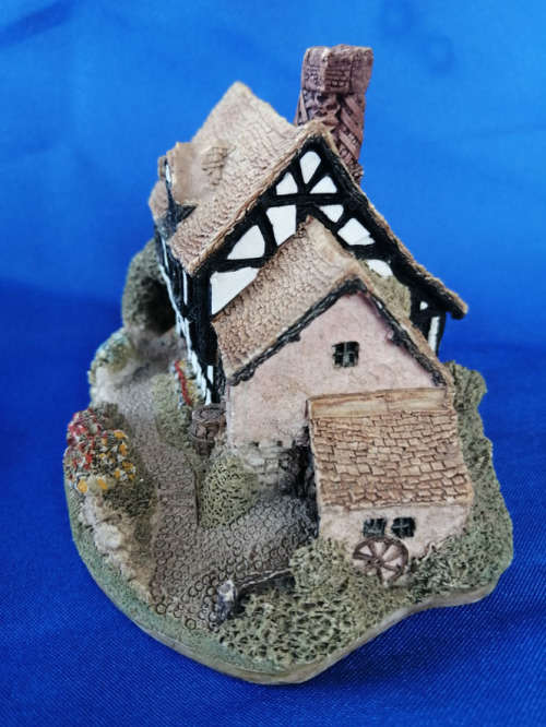 Miniature House - Lilliput Lane Saddlers Inn #