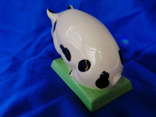 Rye Pottery Sow Pig Sitting