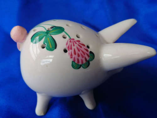 Plichta Pottery of London, pig figurine Pot Pouri