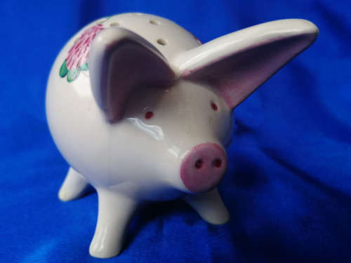 Plichta Pottery of London, pig figurine Pot Pouri