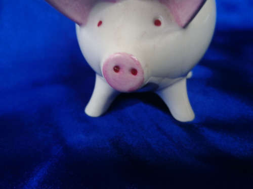 Plichta Pottery of London, pig figurine Pot Pouri