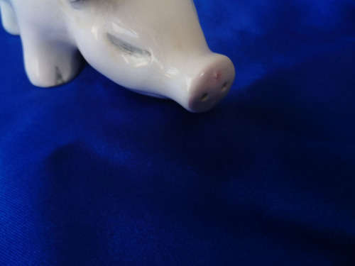 Plichta Pottery of London, pig figurine
