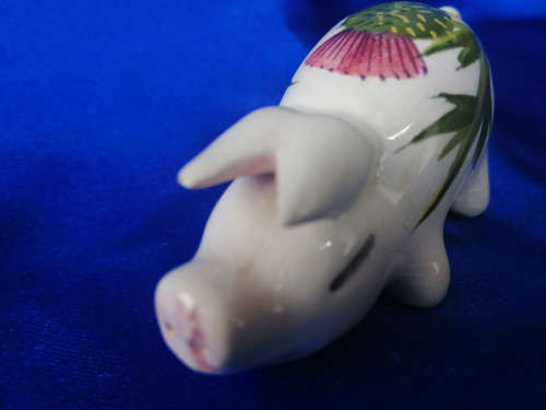 Plichta Pottery of London, pig