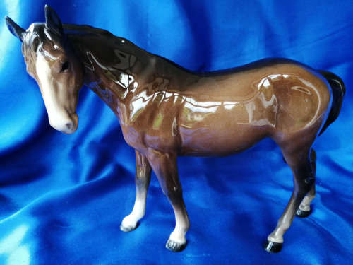 BESWICK HORSE PONY MARE FACING LEFT BROWN GLOSS MODEL No 976 *