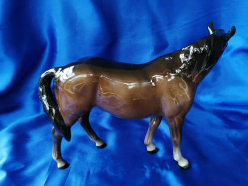 BESWICK HORSE PONY MARE FACING LEFT BROWN GLOSS MODEL No 976 *
