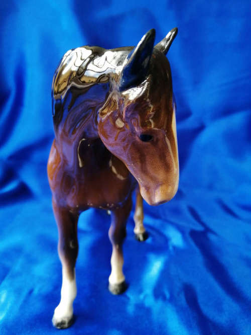 BESWICK HORSE PONY MARE FACING LEFT BROWN GLOSS MODEL No 976 *