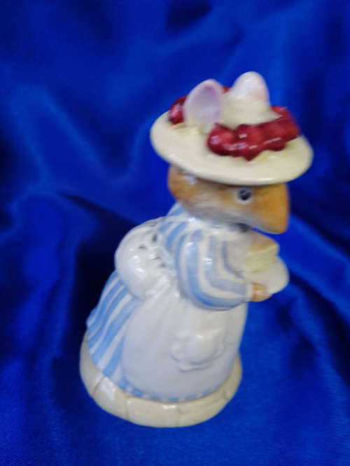 Royal Doulton Brambly Hedge Mrs Apple Mouse DBH13