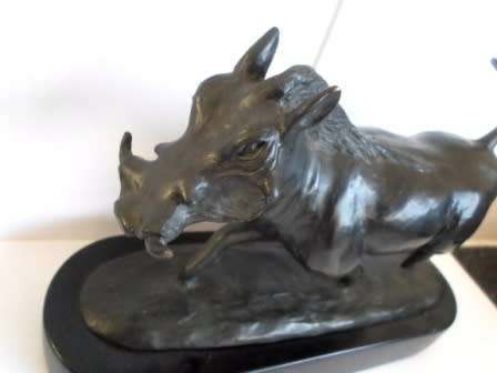 BRONZE WARTHOG SCULPTURE BY SA ARTIST BRENDA E. MILLER NUMBERED 16/25 #