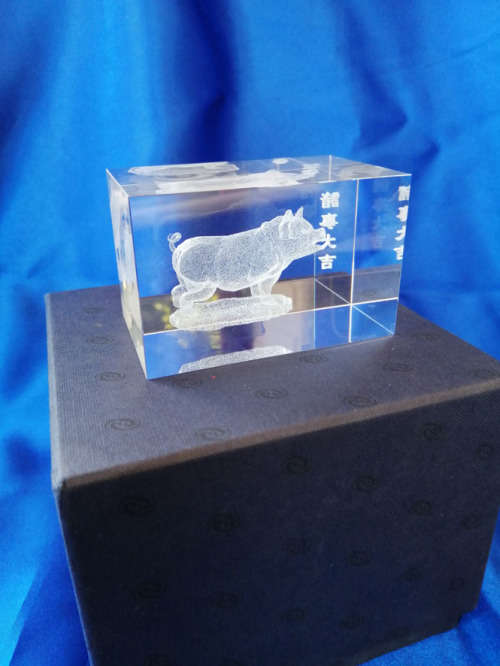 3D Laser Etched Solid Glass Crystal Cube Pig